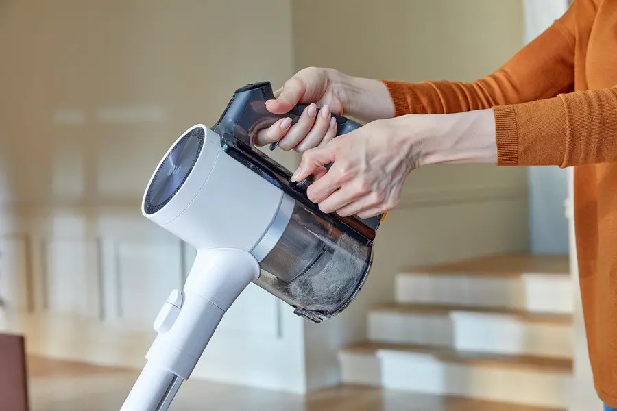 LG Bagless Vacuum Cleaner